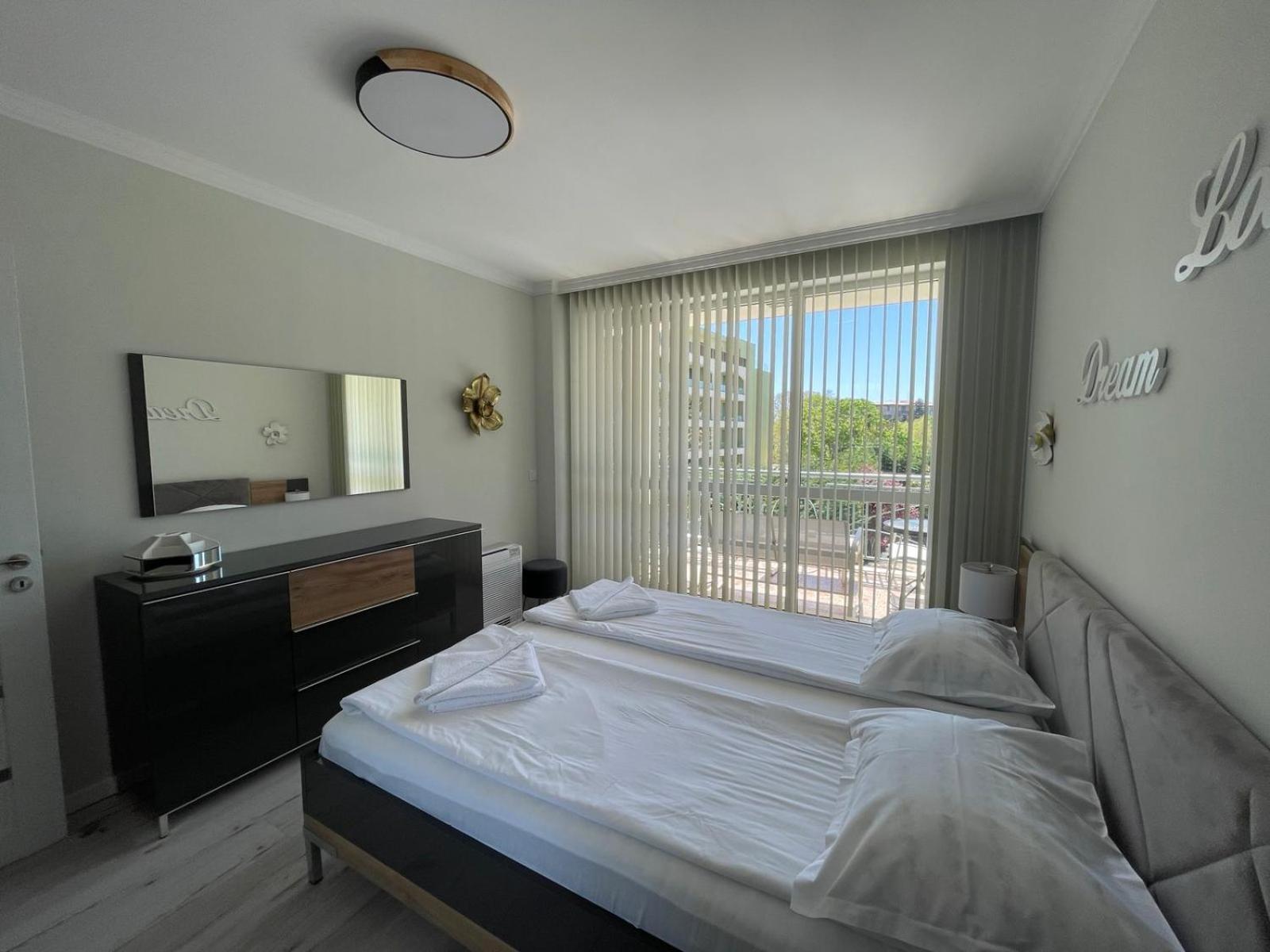 Apartcomplex Splendid Saints Constantine and Helena Екстер'єр фото
