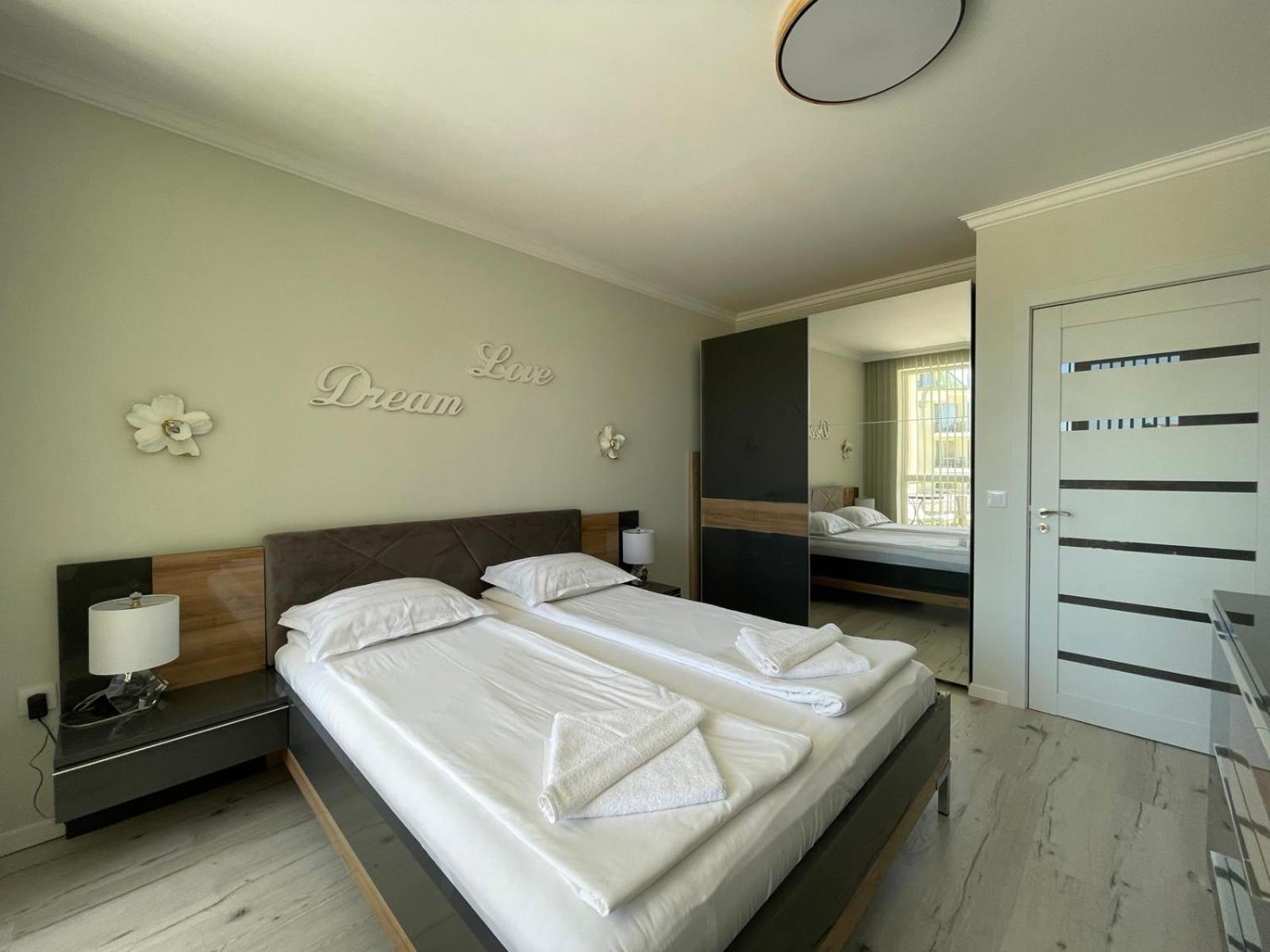 Apartcomplex Splendid Saints Constantine and Helena Екстер'єр фото