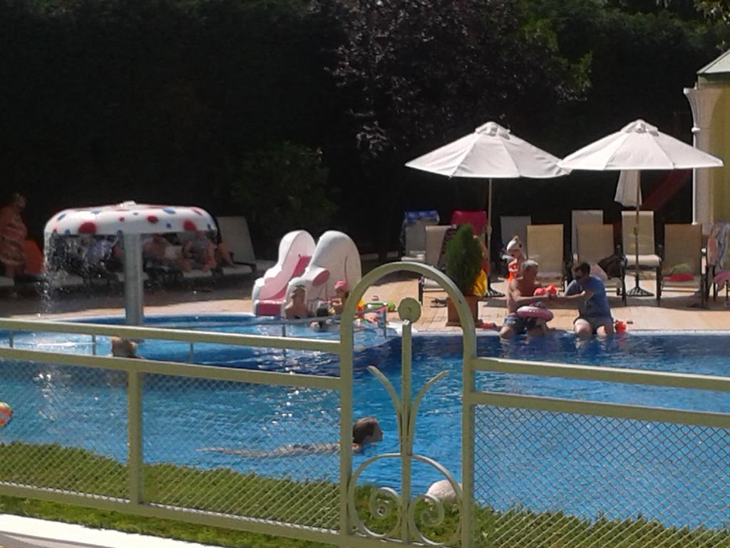 Apartcomplex Splendid Saints Constantine and Helena Екстер'єр фото