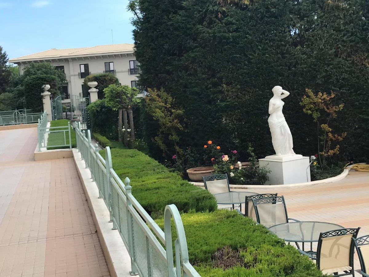 Apartcomplex Splendid Saints Constantine and Helena Екстер'єр фото